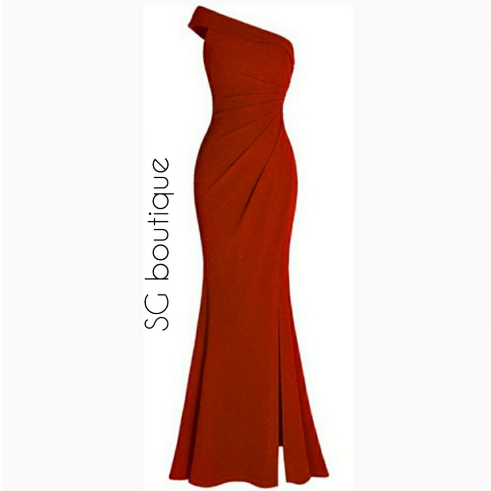 🆕⭐ Gorgeous red formal one shoulder maxi dress
